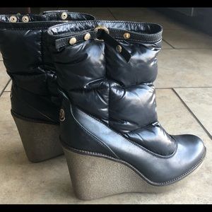 💯Beautiful Moncler Boots SZ 40 in great condition!!!